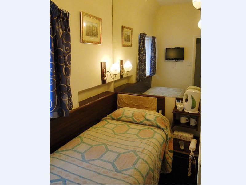 Hallam Hotel